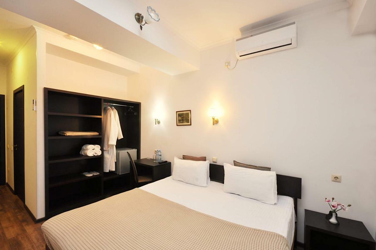 Tbilisi Check In Hotel ภายนอก รูปภาพ