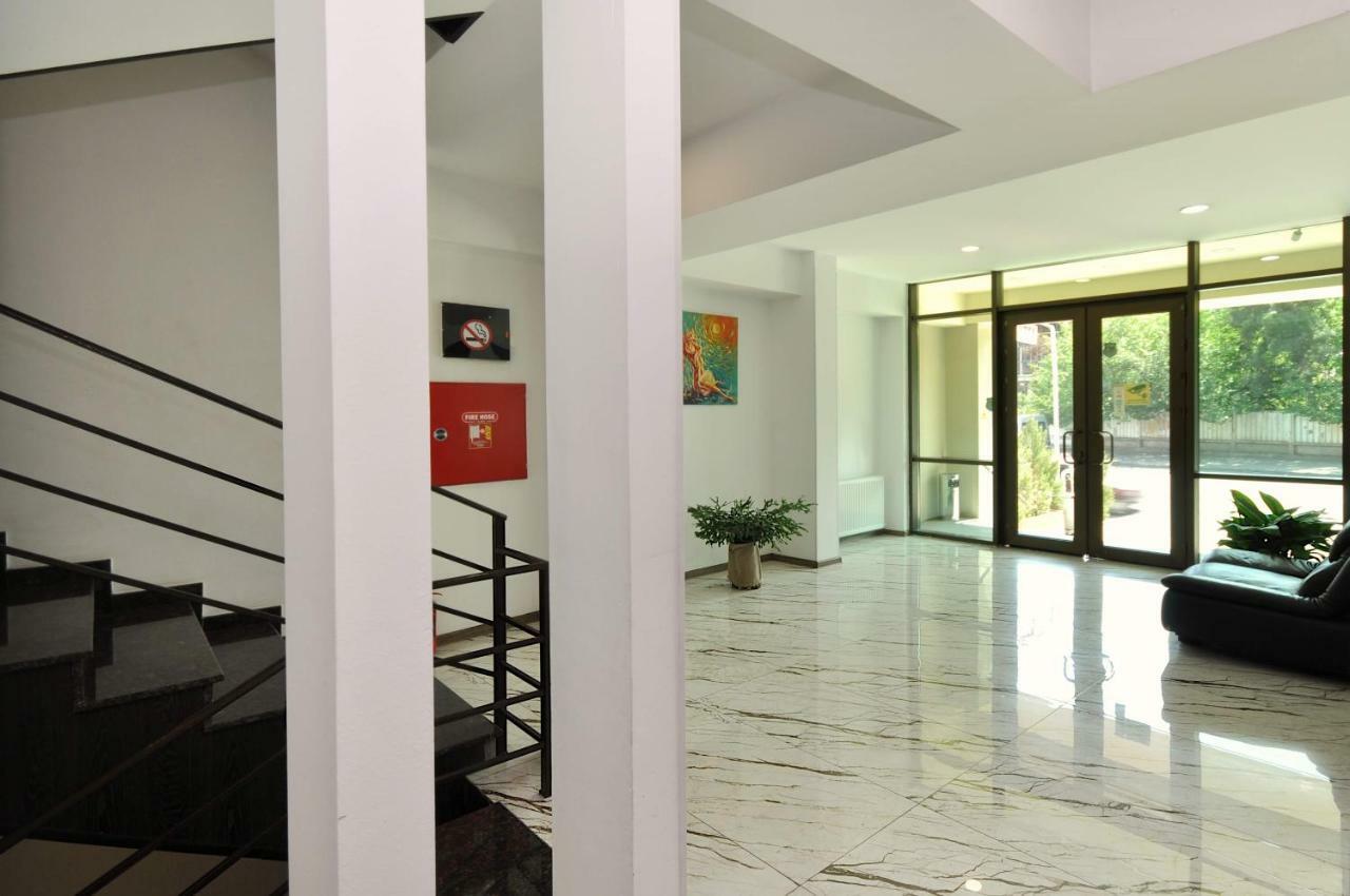 Tbilisi Check In Hotel ภายนอก รูปภาพ