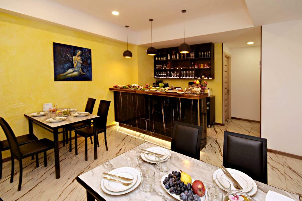 Tbilisi Check In Hotel ภายนอก รูปภาพ