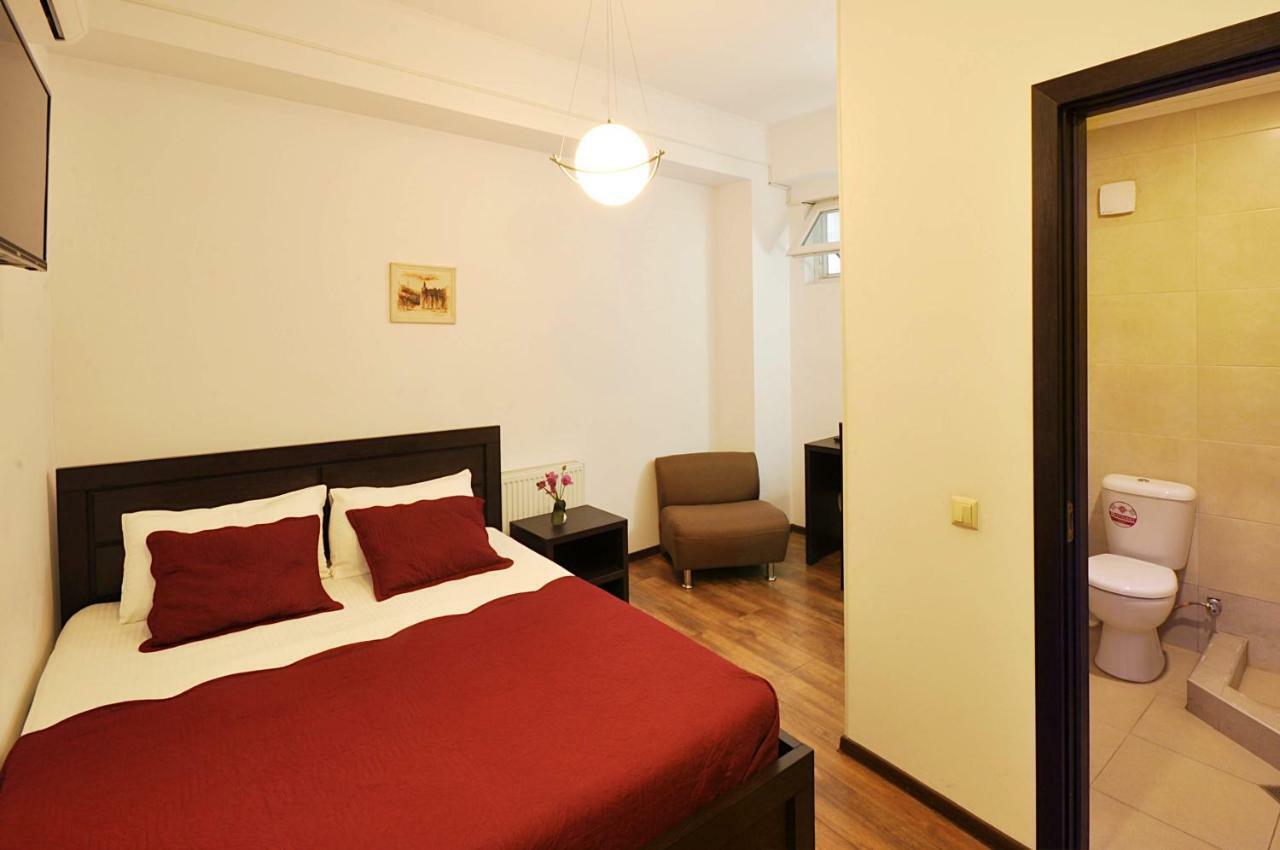 Tbilisi Check In Hotel ภายนอก รูปภาพ