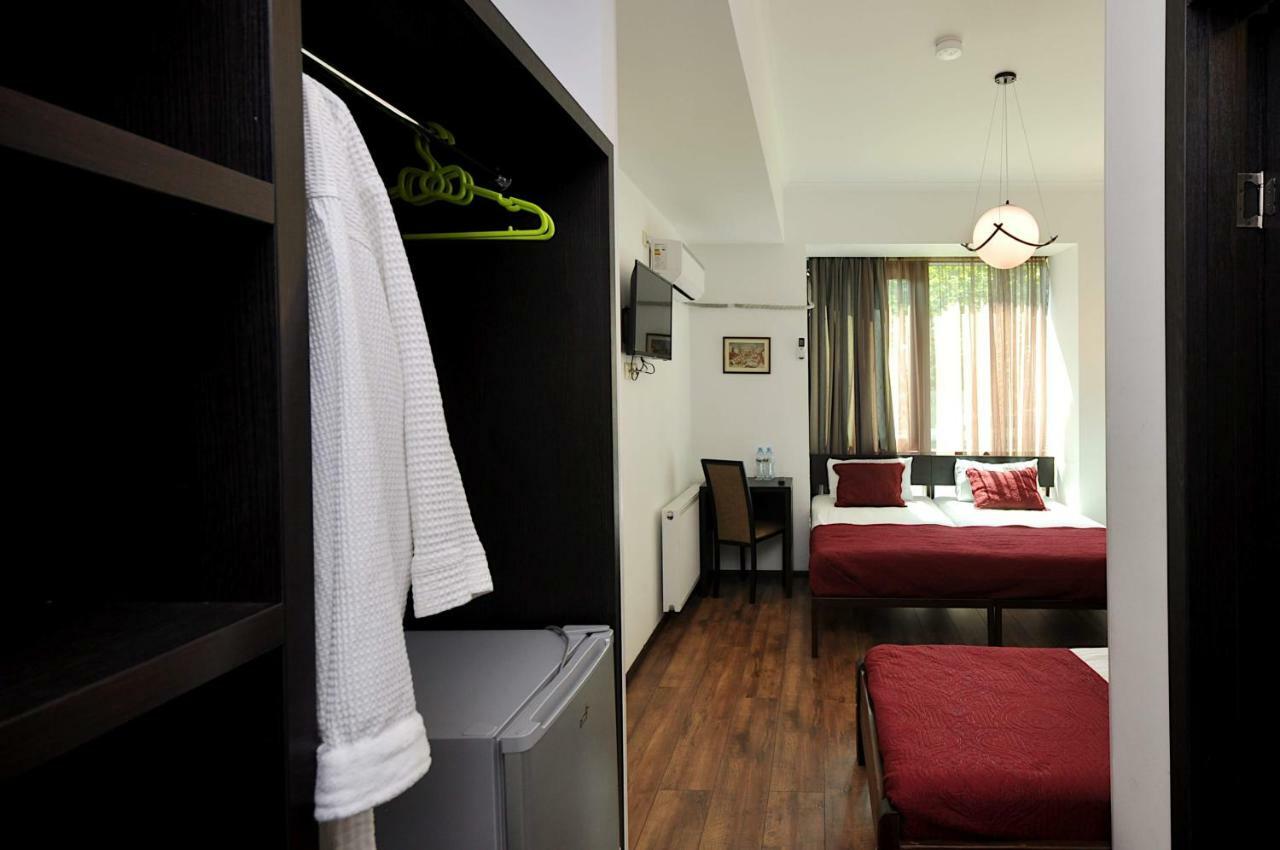 Tbilisi Check In Hotel ภายนอก รูปภาพ
