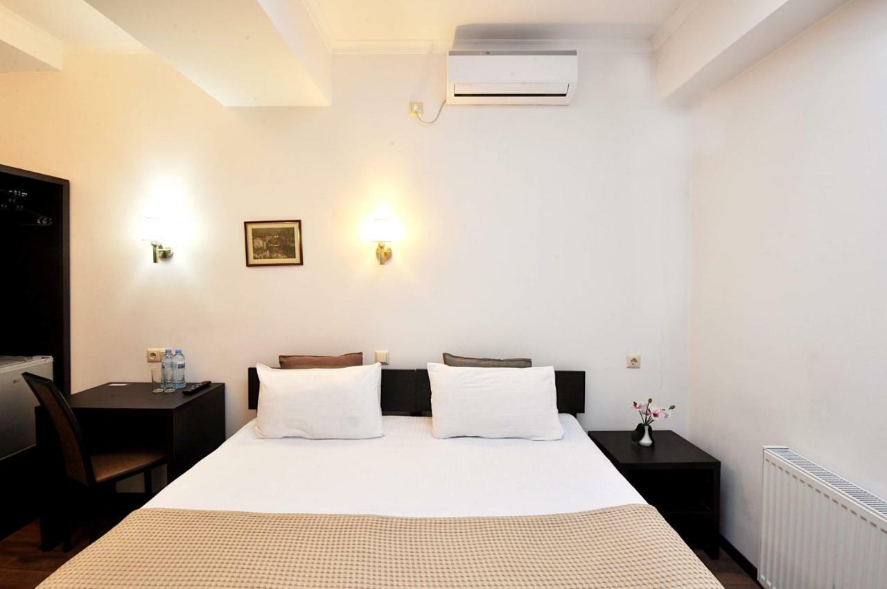 Tbilisi Check In Hotel ภายนอก รูปภาพ